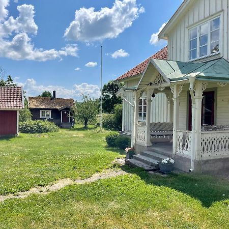 Falköping Backgardens Timmerstuga מראה חיצוני תמונה