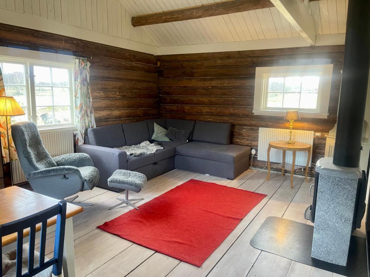 Falköping Backgardens Timmerstuga מראה חיצוני תמונה